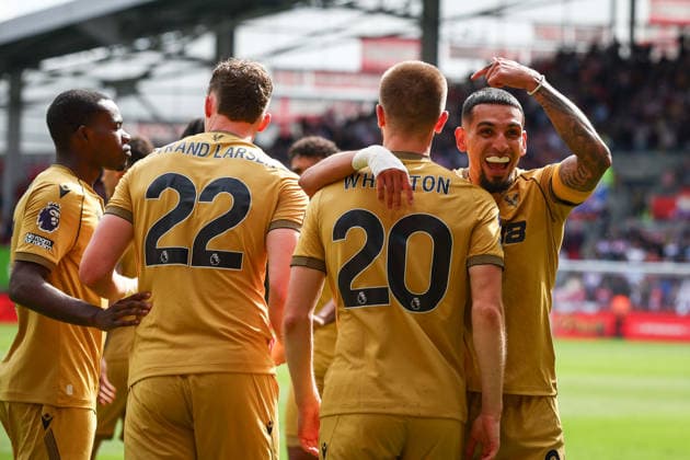 Premier League: Brentford v Crystal Palace LONDON, UK - 17th May 2026: Adam Wharton of Crystal Palace celebrates with team mates after scoring his side s second goal during the Premier League match between Brentford FC and Crystal Palace FC at Gtech Community Stadium London Gtech Community Stadium England United Kingdom Copyright: xCraigxMercerx xPeakxActionxPhotosx