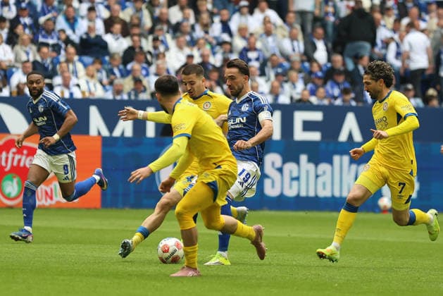 Kenan Karaman (FC Schalke 04) beim Spiel der 2. Bundesliga (Saison 2025 26) FC Schalke 04 - Eintracht Braunschweig - Copyright: Thomas Pakusch