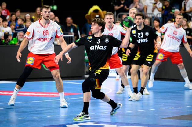 Koeln: Handball Laenderspiel - Deutschland - Daenemark Nils Lichtlein (Deutschland) Koeln Lanxess Arena Deutschland