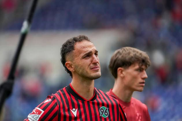 Deutschland: Fussball 2.Bundesliga 2025 2026, 34. Spieltag - Hannover 96 vs 1. FC Nürnberg - Heinz von Heiden Arena Stadion (Hannover): Portraitfoto, Portrait, Einzelaufnahme, Porträt Virgil GhiÅ£Äƒ Virgil Ghita (Hannover 96, 5) Mimik, Gesichtsausdruck, Emotion Hannover Copyright: xAymanxAlahmedx