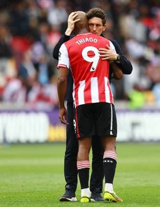Keith Andrews head coach of Brentford and Igor Thiago of Brentford reacts after the match Brentford v Crystal Palace, Premier League, Football, Gtech Community Stadium, London, UK - 17 May 2026London Gtech Community Stadium United Kingdom EDITORIAL USE ONLY No use with unauthorised audio, video, data, fixture lists, club league logos or live services. Online in-match use limited to 120 images, no video emulation. No use in betting, games or single club league player publications.  Copyright: xMichaelxZemanek Shutterstockx 16877452av
