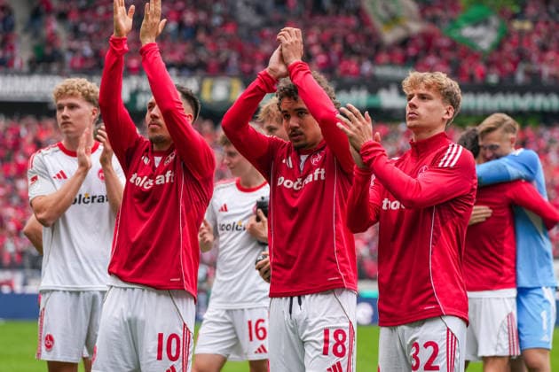 Deutschland: Fussball 2. Bundesliga, Saison 2025 26, 34. Spieltag, Hannover 96 vs 1. FC Nürnberg, 17.05.2026, Heinz von Heiden Arena (Hannover, Niedersachsen) Julian Justvan (1. FC Nürnberg, 10) Rafael Lubach (1. FC Nürnberg, 18) Tim Janisch (1. FC Nürnberg, 32) Copyright: xLeonxFrickx