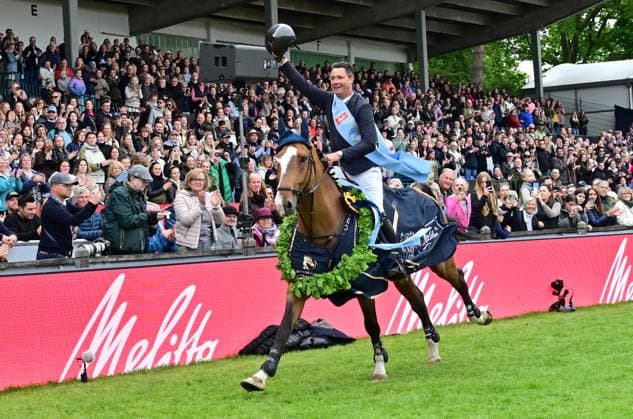 GER; Al Shira aa Deutsches Spring- & Dressur Derby Hamburg, Al Shira aa 95. Deutsches Spring-Derby 17.05.2026, GER; Al Shira aa Deutsches Spring- & Dressur Derby Hamburg, PAl Shira aa 95. Deutsches Spring-Derby präsentiert von Melitta CSI4* - Al Shira aa Derby Tour - Finale im Bild Sieger Frederic Tillmann (GER) auf DSP Comanche VL auf der Ehrenrunde