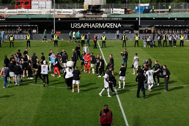 17.05.2026, xjrdrx, Fussball 2.Bundesliga, SV Elversberg - Preußen Münster v.l. Jubel, Freude über den Aufstieg in die 1. Bundesliga (DFL DFB REGULATIONS PROHIBIT ANY USE OF PHOTOGRAPHS as IMAGE SEQUENCES and or QUASI-VIDEO) Elversberg