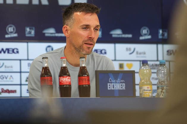 Letzte PK Christian Eichner (Karlsruher SC, Chef-Trainer), Karlsruher SC vs. VfL Bochum, 2. Bundesliga, 34. Spieltag, 2025 2026, 17.05.2026, DFL REGULATIONS PROHIBIT ANY USE OF PHOTOGRAPHS AS IMAGE SEQUENCES AND OR QUASI-VIDEO, Karlsruher SC vs. VfL Bochum, 2. Bundesliga, 34. Spieltag, 2025 2026, 17.05.2026 Karlsruhe Copyright: xEibner-Pressefoto JanxPrihodax EP_JPA