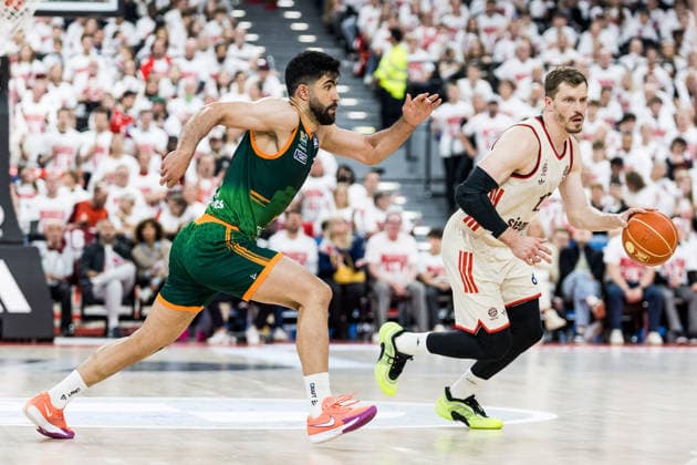 MUNICH, GERMANY - MAY 17: Andreas Andi Obst (FC Bayern Muenchen, 13) controls the ball against Behnam Yakhchali (Vet-Concept Gladiators Trier, 8) during the easyCredit Basketball Bundesliga Playoffs Quarterfinal Game 1 between FC Bayern Muenchen vs. Vet-Concept Gladiators Trier at SAP Garden on match 1 of the Playoffs Quarterfinals Best of Five of easyCredit Basketball Bundesliga on May 17, 2026 in Munich, Germany. Bavaria Germany Copyright: xSteffiexWunderlx