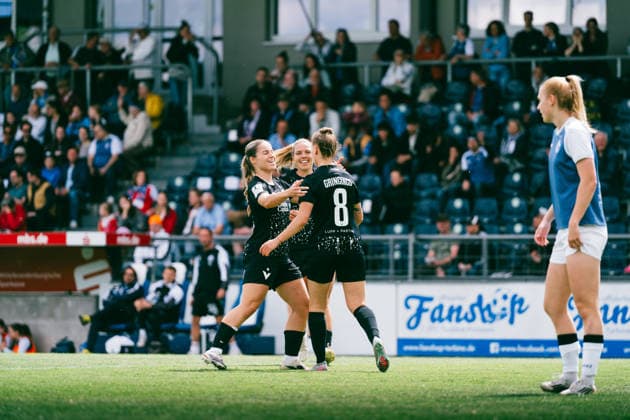 Torjubel nach dem 1:0 von Alisa Grincenco im Spiel Turbine Potsdam gegen FC Viktoria Berlin in der 2. Frauen Bundesliga Torjubel nach dem 1:0 von Alisa Grincenco im Spiel Turbine Potsdam gegen FC Viktoria Berlin in der 2. Frauen Bundesliga Copyright: xKaixHeuserxKaixHeuserx