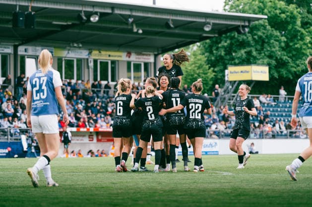 Torjubel nach dem 1:0 von Alisa Grincenco im Spiel Turbine Potsdam gegen FC Viktoria Berlin in der 2. Frauen Bundesliga Torjubel nach dem 1:0 von Alisa Grincenco im Spiel Turbine Potsdam gegen FC Viktoria Berlin in der 2. Frauen Bundesliga Copyright: xKaixHeuserxKaixHeuserx