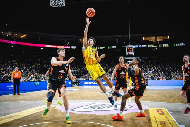 Basketball Berlin 17.05.2026 Saison 2025 2026 EasyCredit BBL 1. Bundesliga Männer, Herren Playoffs Viertelfinale Spiel 1 Alba Berlin - RASTA Vechta Jack Kayil (Alba Berlin, No.07) Tibor Pleiß (Vechta, No.22)