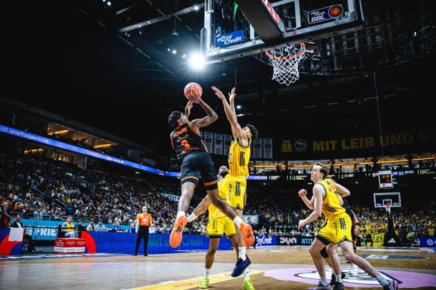 Basketball Berlin 17.05.2026 Saison 2025 2026 EasyCredit BBL 1. Bundesliga Männer, Herren Playoffs Viertelfinale Spiel 1 Alba Berlin - RASTA Vechta Malik Parsons (Vechta, No.03) Jack Kayil (Alba Berlin, No.07)