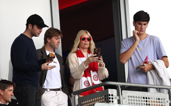 Premier League - Brentford FC v Crystal Palace FC LONDON, ENGLAND, MAY 17: Claudia Schiffer German model and actress during the Premier League match between Brentford FC v Crystal Palace FC at GTECH Community Stadium, London, England, on May 17. (Photo by Daniel Weir) London GTCH Community Stadium England Copyright: xDanielxWeir SportsxPressxPhotox Sportspressphoto_SPR148855