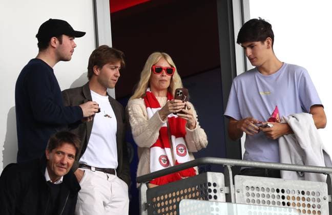 Premier League - Brentford FC v Crystal Palace FC LONDON, ENGLAND, MAY 17: Claudia Schiffer German model and actress during the Premier League match between Brentford FC v Crystal Palace FC at GTECH Community Stadium, London, England, on May 17. (Photo by Daniel Weir) London GTCH Community Stadium England Copyright: xDanielxWeir SportsxPressxPhotox Sportspressphoto_SPR148856