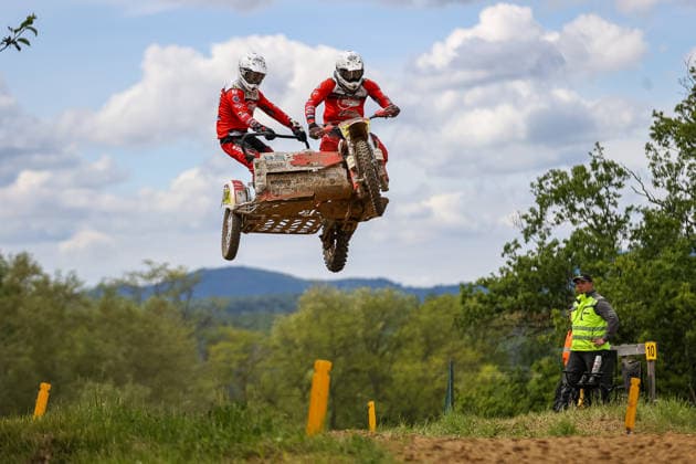 Sport Bilder des Tages Leon Hofmann und Leon Freygang DEU (244) VMC MEGA , Deutschland, Motorsport, ADAC Motocross Schopfheim 2026, DMX Seitenwagen Deutsche Meisterschaft, 1. Lauf, 17.05.2026, Schopfheim Motocross Rennstrecke Deutschland Copyright: xGrantxHubbsx