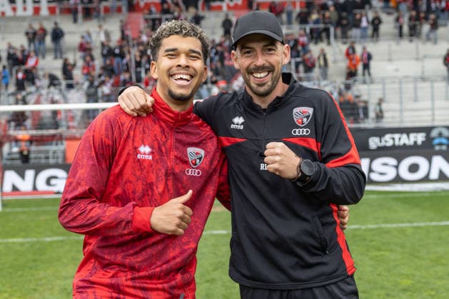 3. Liga; FC Ingolstadt 04 - SV Waldhof Mannheim; Sieg Jubel Freude Yann Sturm (7, FCI) Athletik-Trainer Rafael Lopez (FCI) 3. Liga - FC Ingolstadt 04 Saison 2025 2026 SV Waldhof Mannheim;