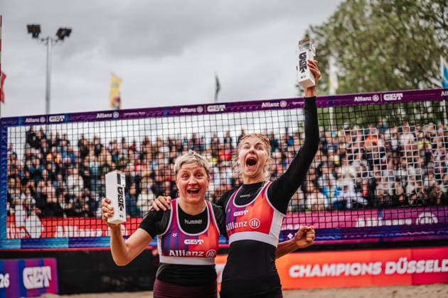 Sport Bilder des Tages Beachvolleyball Frauen Allianz German Beach Tour 2026 Tourstop Düsseldorf 17.05.2026 v.l. Melanie Gernert und Nele Barber gewinnen das Turnier in Düsseldorf Düsseldorf Robert-Lehr-Ufer Nordrhein-Westfalen Deutschland