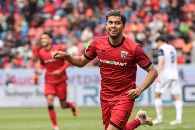 3. Liga; FC Ingolstadt 04 - SV Waldhof Mannheim; Yann Sturm (7, FCI) drittes Tor, Tor Jubel Treffer 3. Liga - FC Ingolstadt 04 Saison 2025 2026 SV Waldhof Mannheim;