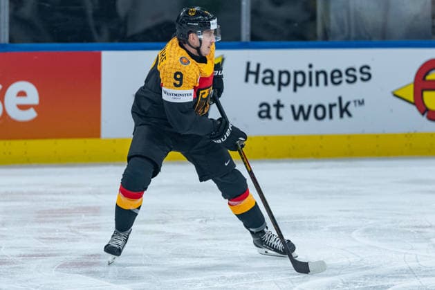 ZURICH, SWITZERLAND - MAY 17: Leon Gawanke (Germany, 9) during build-up play during the Preliminary Round - Group A Match 15 between Germany and Latvia at the IIHF Ice hockey, Eishockey World Championship, WM, Weltmeisterschaft 2026, Swiss Life Arena on May 17, 2026 in Zurich, Switzerland. Zurich Switzerland Copyright: xTimoxSteinx