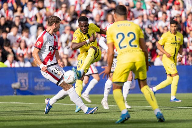 ESP: Rayo Vallecano v Villarreal. Spanish LaLiga Tani Oluwaseyi of Villarreal and Florian Lejeune of Rayo Vallecano during the Spanish LaLiga match, between Rayo Vallecano an Villarreal played at Vallecas Stadium on May 17, 2026 in Madrid Spain Madrid Spain Copyright: xHugoxJimenezx xAgenciaxLOFx