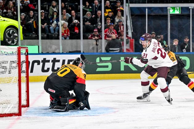 ZURICH, SWITZERLAND - MAY 17: Rudolfs Balcers of Latvia scores a goal against goalkeeper Philipp Grubauer of Germany during the 2026 IIHF Ice hockey, Eishockey World Championship, WM, Weltmeisterschaft Switzerland game between Germany and Latvia at Swiss Life Arena on May 17, 2026 in Zurich, Zurich. Zurich Swiss Life Arena Zurich Switzerland Copyright: xJustPictures.ch AndreaxBrancax jp-en-EuSpIm-JP7_ANB_Ger_Lat_17052026_7538