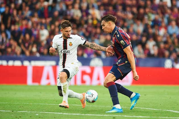 Pablo Maffeo (RCD Mallorca) and Carlos Espi (Levante UD) during the LaLiga EA Sports match between Levante UD and RCD Mallorca at Ciudad de Valencia on May 17, 2026 in Valencia, Spain. (Photo by Maria Jose Segovia DeFodi Images) -