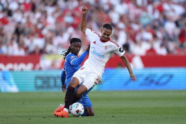 ESP: LaLiga EA Sports Sevilla FC v Real Madrid; Mohameth Djibril Ibrahima Sow of Sevilla and Nemanja Gudelj of Sevilla during LaLiga EA Sports, between Sevilla FC v Real Madrid played at Ramon Sanchez-Pizjuan Stadium, Sevilla on May 17th, 2026 in Spain; Sevilla Spain Futbol Copyright: xRafaelxRomanx xAgenciaxLOFx
