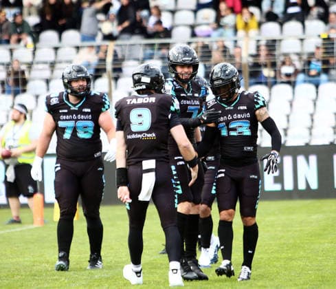 Freude bei den Munich Ravens, European Football Alliance, Munich Ravens vs Raiders Tirol, Muenchen, Gruenwalder Stadion, 17.05.26 Copyright: WolfgangxFehrmann