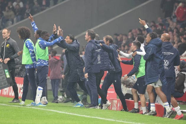FOOTBALL : LOSC Lille vs Auxerre - Ligue 1 J34 - 17 05 2026 Joie des joueurs et staff de l AJ Auxerre lors du match LOSC Lille vs Auxerre, Ligue 1 J34, Decathlon Arena stade Pierre Mauroy, le 17 mai 2026 - photo Laurent Sanson PsnewZ  Copyright: xLaurentxSANSONx xPsnewZx