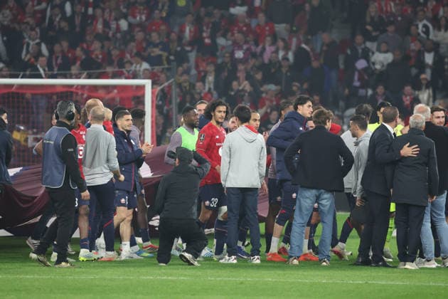 FOOTBALL : LOSC Lille vs Auxerre - Ligue 1 J34 - 17 05 2026 Joie des joueurs et du staff du LOSC apres la qualification directe en Ligue des Champions apres le match LOSC Lille vs Auxerre, Ligue 1 J34, Decathlon Arena stade Pierre Mauroy, le 17 mai 2026 - photo Laurent Sanson PsnewZ  Copyright: xLaurentxSANSONx xPsnewZx