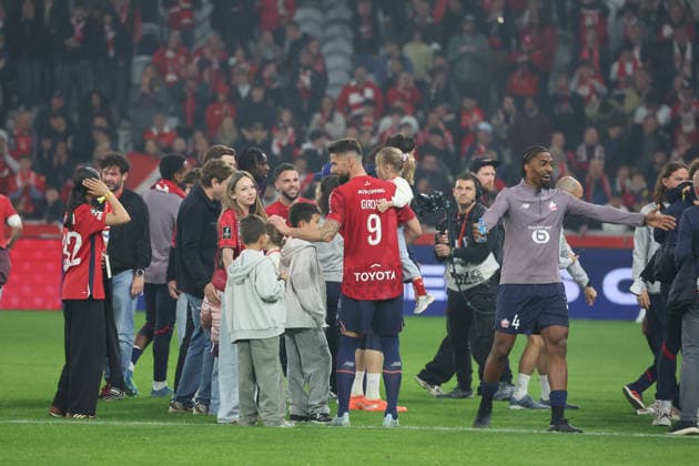 FOOTBALL : LOSC Lille vs Auxerre - Ligue 1 J34 - 17 05 2026 Joie des joueurs et du staff du LOSC apres la qualification directe en Ligue des Champions apres le match LOSC Lille vs Auxerre, Ligue 1 J34, Decathlon Arena stade Pierre Mauroy, le 17 mai 2026 - photo Laurent Sanson PsnewZ  Copyright: xLaurentxSANSONx xPsnewZx