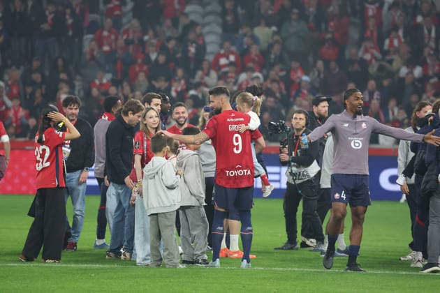 FOOTBALL : LOSC Lille vs Auxerre - Ligue 1 J34 - 17 05 2026 Joie des joueurs et du staff du LOSC apres la qualification directe en Ligue des Champions apres le match LOSC Lille vs Auxerre, Ligue 1 J34, Decathlon Arena stade Pierre Mauroy, le 17 mai 2026 - photo Laurent Sanson PsnewZ  Copyright: xLaurentxSANSONx xPsnewZx