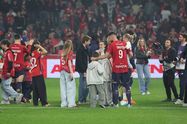 FOOTBALL : LOSC Lille vs Auxerre - Ligue 1 J34 - 17 05 2026 Joie des joueurs et du staff du LOSC apres la qualification directe en Ligue des Champions apres le match LOSC Lille vs Auxerre, Ligue 1 J34, Decathlon Arena stade Pierre Mauroy, le 17 mai 2026 - photo Laurent Sanson PsnewZ  Copyright: xLaurentxSANSONx xPsnewZx