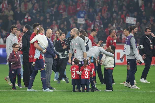 FOOTBALL : LOSC Lille vs Auxerre - Ligue 1 J34 - 17 05 2026 Joie des joueurs et du staff du LOSC apres la qualification directe en Ligue des Champions apres le match LOSC Lille vs Auxerre, Ligue 1 J34, Decathlon Arena stade Pierre Mauroy, le 17 mai 2026 - photo Laurent Sanson PsnewZ  Copyright: xLaurentxSANSONx xPsnewZx