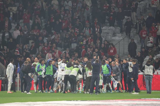 FOOTBALL : LOSC Lille vs Auxerre - Ligue 1 J34 - 17 05 2026 Joie du staff et des joueurs de l AJ Auxerre apres leur victoire et leur maintien en Ligue 1 apres le match LOSC Lille vs Auxerre, Ligue 1 J34, Decathlon Arena stade Pierre Mauroy, le 17 mai 2026 - photo Laurent Sanson PsnewZ  Copyright: xLaurentxSANSONx xPsnewZx