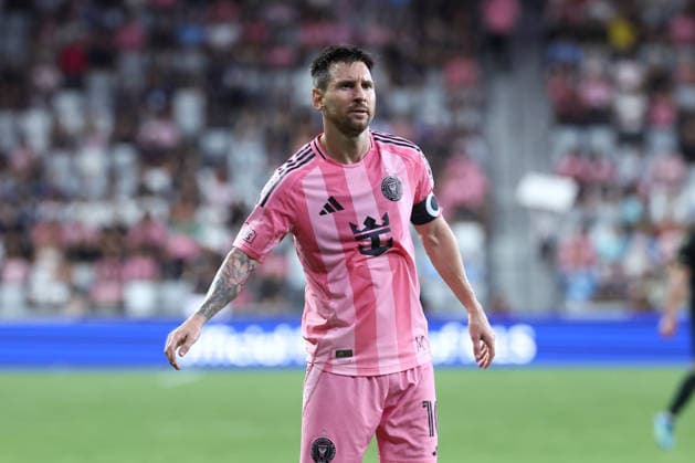 MIAMI, FL - MAY 17: Inter Miami CF midfielder Leo Messi (10) looks toward a section of cheering fans in the second half during the match between the Portland Timbers and Inter Miami CF on Sunday, May 17, 2026 at Nu Stadium in Miami, FL. (Photo by Peter Joneleit Icon Sportswire) SOCCER: MAY 17 MLS, Fussball Herren, USA Inter Miami CF vs Portland Timbers EDITORIAL USE ONLY Icon2605017072