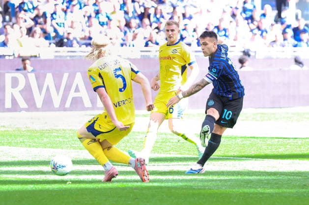 FC Inter vs Hellas Verona, Lega Calcio Serie A EniLive 2025 2026 day 37 at San Siro Stadium Italy, Milan, 2026 05 17: Lautaro Martinez (FC Inter) shots on goal in the second half during soccer game FC Inter vs Hellas Verona, Serie A Enilive 2025-2026 day 37 at San Siro Stadium Italy, Milan, 2026 05 17: FC Inter vs Hellas Verona, Serie A EniLive 2025 2026 day 37 at San Siro Stadium. Milan Italy Copyright: FabrizioxAndreaxBertani