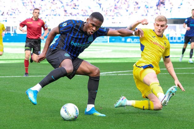 FC Inter vs Hellas Verona, Lega Calcio Serie A EniLive 2025 2026 day 37 at San Siro Stadium Italy, Milan, 2026 05 17: Ange-Yoan Bonny (FC Inter) attacks the penalty area in the first half during soccer game FC Inter vs Hellas Verona, Serie A Enilive 2025-2026 day 37 at San Siro Stadium Italy, Milan, 2026 05 17: FC Inter vs Hellas Verona, Serie A EniLive 2025 2026 day 37 at San Siro Stadium. Milan Italy Copyright: FabrizioxAndreaxBertani