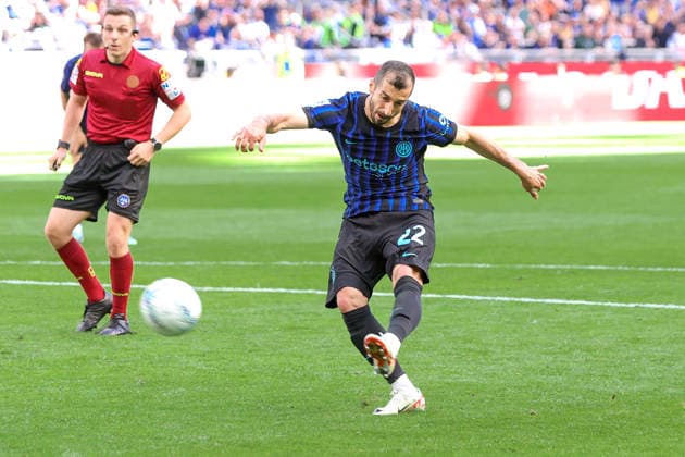 FC Inter vs Hellas Verona, Lega Calcio Serie A EniLive 2025 2026 day 37 at San Siro Stadium Italy, Milan, 2026 05 17: Henrikh Mkhitaryan (FC Inter) shots on goal in the second half during soccer game FC Inter vs Hellas Verona, Serie A Enilive 2025-2026 day 37 at San Siro Stadium Italy, Milan, 2026 05 17: FC Inter vs Hellas Verona, Serie A EniLive 2025 2026 day 37 at San Siro Stadium. Milan Italy Copyright: FabrizioxAndreaxBertani