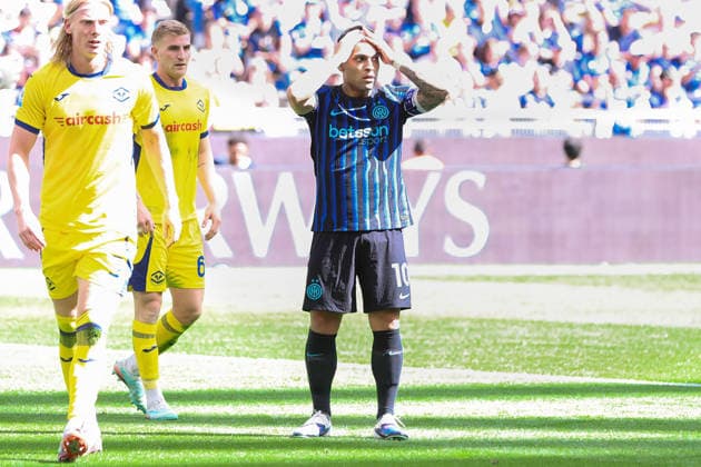 FC Inter vs Hellas Verona, Lega Calcio Serie A EniLive 2025 2026 day 37 at San Siro Stadium Italy, Milan, 2026 05 17: Lautaro Martinez (FC Inter) upset for missing a good play in the second half during soccer game FC Inter vs Hellas Verona, Serie A Enilive 2025-2026 day 37 at San Siro Stadium Italy, Milan, 2026 05 17: FC Inter vs Hellas Verona, Serie A EniLive 2025 2026 day 37 at San Siro Stadium. Milan Italy Copyright: FabrizioxAndreaxBertani