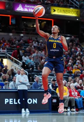 INDIANAPOLIS, IN - MAY 17: Indiana Fever guard Kelsey Mitchell (0) takes a shot against the Seattle Storm on May 17, 2026, at Gainbridge Fieldhouse in Indianapolis, Indiana. (Photo by Brian Spurlock Icon Sportswire) WNBA, Basketball Damen, USA MAY 17 Seattle Storm at Indiana Fever EDITORIAL USE ONLY Icon26051726