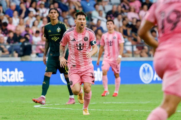 May 17, 2026, Miami, Florida, USA: Inter Miami forward Lionel Messi (10) looks on during a MLS, Fussball Herren, USA soccer match between Inter Miami CF and Portland Timbers at NU Stadium in Miami Miami USA - ZUMAa257 20260517_zsp_a257_004 Copyright: xChrisxArjoonx