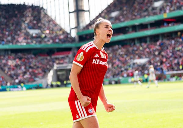 Einzelbild, Single image: Giulia Gwinn (FC Bayern Muenchen, 7), Jubel nach dem Tor, jubelnd, bejubelt, jubelt, jubeln, emotionen, celebrate. 46. DFB-Pokal Finale der Frauen: VfL Wolfsburg - FC Bayern München DFL regulations prohibit any use of photographs as image sequences and or quasi-video. Copyright: HMBxMedia xMarcoxBader