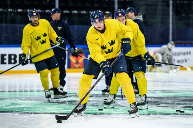260518 Jakob Silfverberg of Sweden at a practice session during the 2026 IIHF Ice hockey, Eishockey World Championship, WM, Weltmeisterschaft on May 18, 2026 in Fribourg. Photo: Jesper Zerman BILDBYRAN kod JZ JZ0717 ishockey ice hockey ishockey-vm 2026 vm 2026 iihf world championship träning practice sverige sweden day 4 bbeng Copyright: JESPERxZERMAN BB260518JZ034