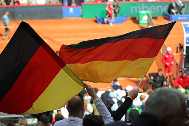 Bitpanada Hamburg Open, ATP, Tennis Herren 500, German Tennis Day am Hamburger Rothenbaum. Einige Fans schwenken deutsche Fahnen.