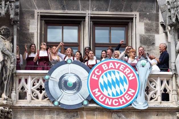 Das Team der FC Bayern Muenchen Frauen auf dem Rathaus-Balkon, GER, Empfang der FC Bayern Muenchen Frauen im Rathaus und Meisterfeier am Marienplatz, 18.05.2026, GER, Empfang der FC Bayern Muenchen Frauen im Rathaus und Meisterfeier am Marienplatz, 18.05.2026 Muenchen Copyright: xEibner-Pressefoto JennixMaulx EP_JML