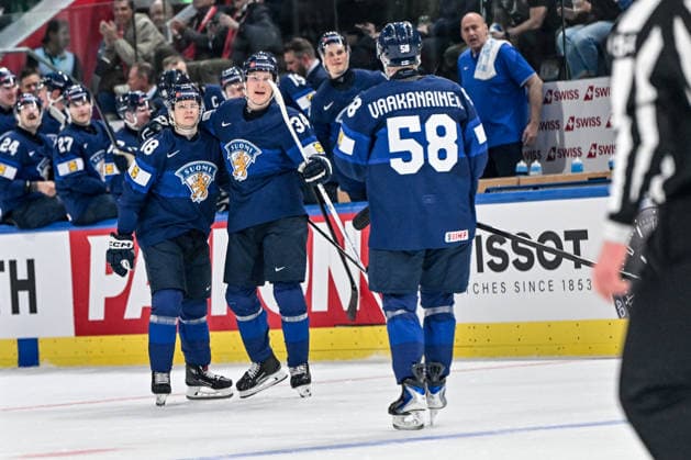 ZURICH, SWITZERLAND - MAY 18: Aatu Raty of Finland C) celebrates his goal with Vili Saarijarvi of Finland L) and Urho Vaakanainen of Finland R) during the 2026 IIHF Ice hockey, Eishockey World Championship, WM, Weltmeisterschaft Switzerland game between Finland and USA at Swiss Life Arena on May 18, 2026 in Zurich, Zurich. Zurich Swiss Life Arena Zurich Switzerland Copyright: xJustPictures.ch AndreaxBrancax jp-en-EuSpIm-JP7_ANB_Fin_USA_18052026_9231