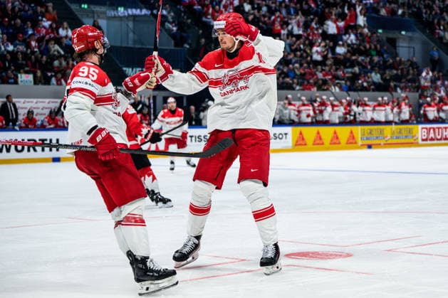 260518 Nick Olesen and Malte Setkov of Denmark celebrates after 3-1 during the 2026 IIHF Ice hockey, Eishockey World Championship, WM, Weltmeisterschaft match between Canada and Denmark on May 18, 2026 in Fribourg. Photo: Jesper Zerman BILDBYRAN kod JZ JZ0718 ishockey ice hockey ishockey-vm 2026 vm 2026 iihf world championship kanada canada danmark denmark canada kanada bbeng jubel danmark denmark celebrates Copyright: JESPERxZERMAN BB260518JZ095