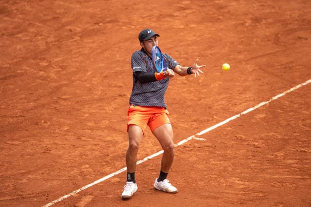 Bitpanda Hamburg Open 2026 Rinky Hijikata of Australia plays a forehand against Daniel Altmaier of Germany during their Men s Singles Round One match at the Bitpanda Hamburg Open in Hamburg, Germany, on May 18, 2026. Hamburg Germany  Copyright: xAndyxAstfalckx originalFilename:astfalck-bitpanda260518_nprgl.jpg
