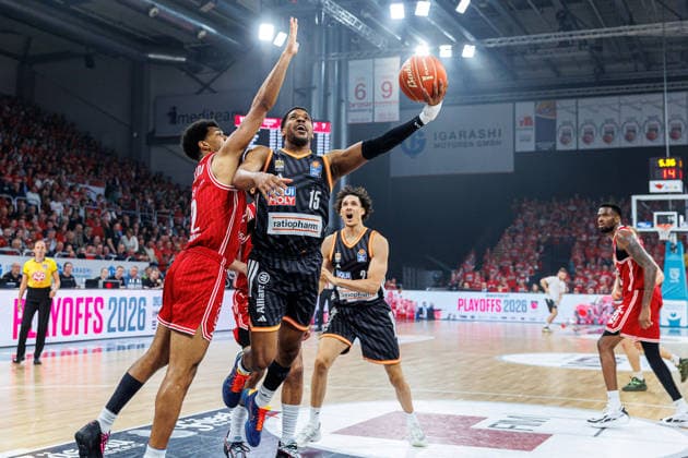 Ibi Watson (BMA365 Bamberg Baskets, 02), Justin Simon (ratiopharm Ulm, 15), BMA365 Bamberg Baskets vs. ratiopharm Ulm, Basketball, easyCredit BBL, Playoff Viertelfinale, Spiel 2, 18.05.2026 BMA365 Bamberg Baskets vs. ratiopharm Ulm, Basketball, easyCredit BBL, Playoff Viertelfinale, Spiel 2, 18.05.2026 Bamberg Copyright: xEibner-Pressefoto G.xSantemizx EP_EER
