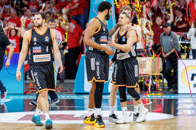 Christopher Ledlum (ratiopharm Ulm, 04), Joel Soriano (ratiopharm Ulm, 12), Thomas Klepeisz (ratiopharm Ulm, 22), Tobias Jensen (ratiopharm Ulm, 07), enttaeuscht, Enttaeuschung, negative Emotionen, negative Emotion, Spielende, BMA365 Bamberg Baskets vs. ratiopharm Ulm, Basketball, easyCredit BBL, Playoff Viertelfinale, Spiel 2, 18.05.2026 BMA365 Bamberg Baskets vs. ratiopharm Ulm, Basketball, easyCredit BBL, Playoff Viertelfinale, Spiel 2, 18.05.2026 Bamberg Copyright: xEibner-Pressefoto G.xSantemizx EP_EER