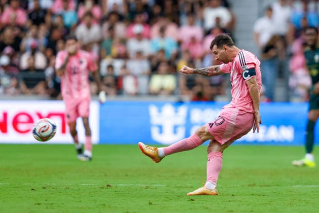 May 17, 2026, Miami, Florida, USA: Inter Miami forward Lionel Messi (10) kicks a ball during a MLS, Fussball Herren, USA soccer match between Inter Miami CF and Portland Timbers at NU Stadium in Miami Miami USA - ZUMAa257 20260517_zsp_a257_060 Copyright: xChrisxArjoonx